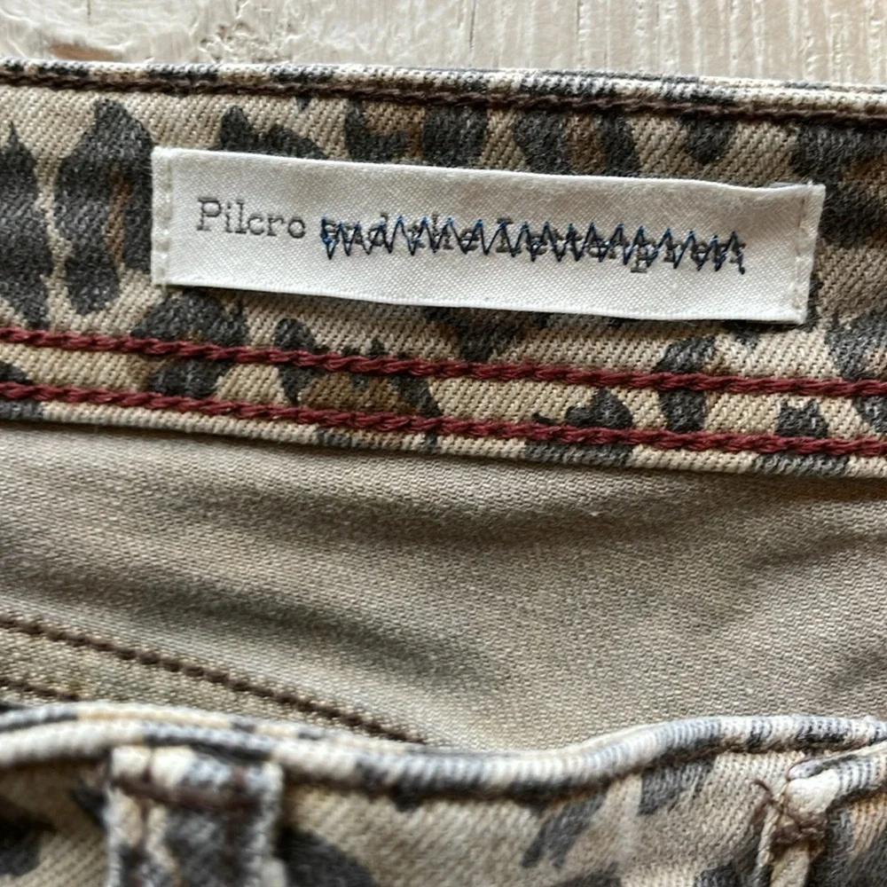 Anthropologie Pilcro Hyphen
Cuffed Leopard Print Denim Shorts
Size 26 - Picture 7 of 12